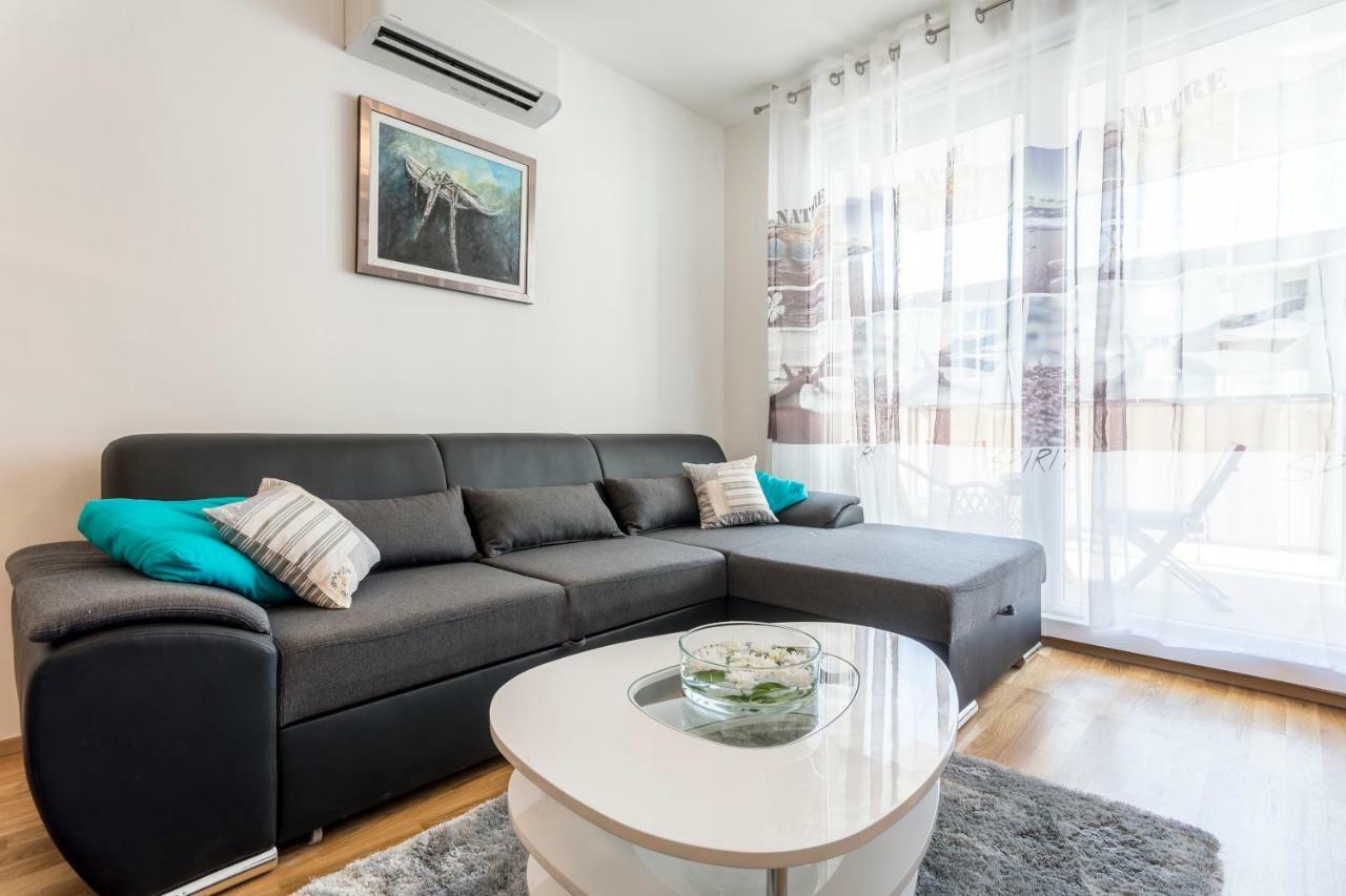 Apartment Luka Spalato Esterno foto