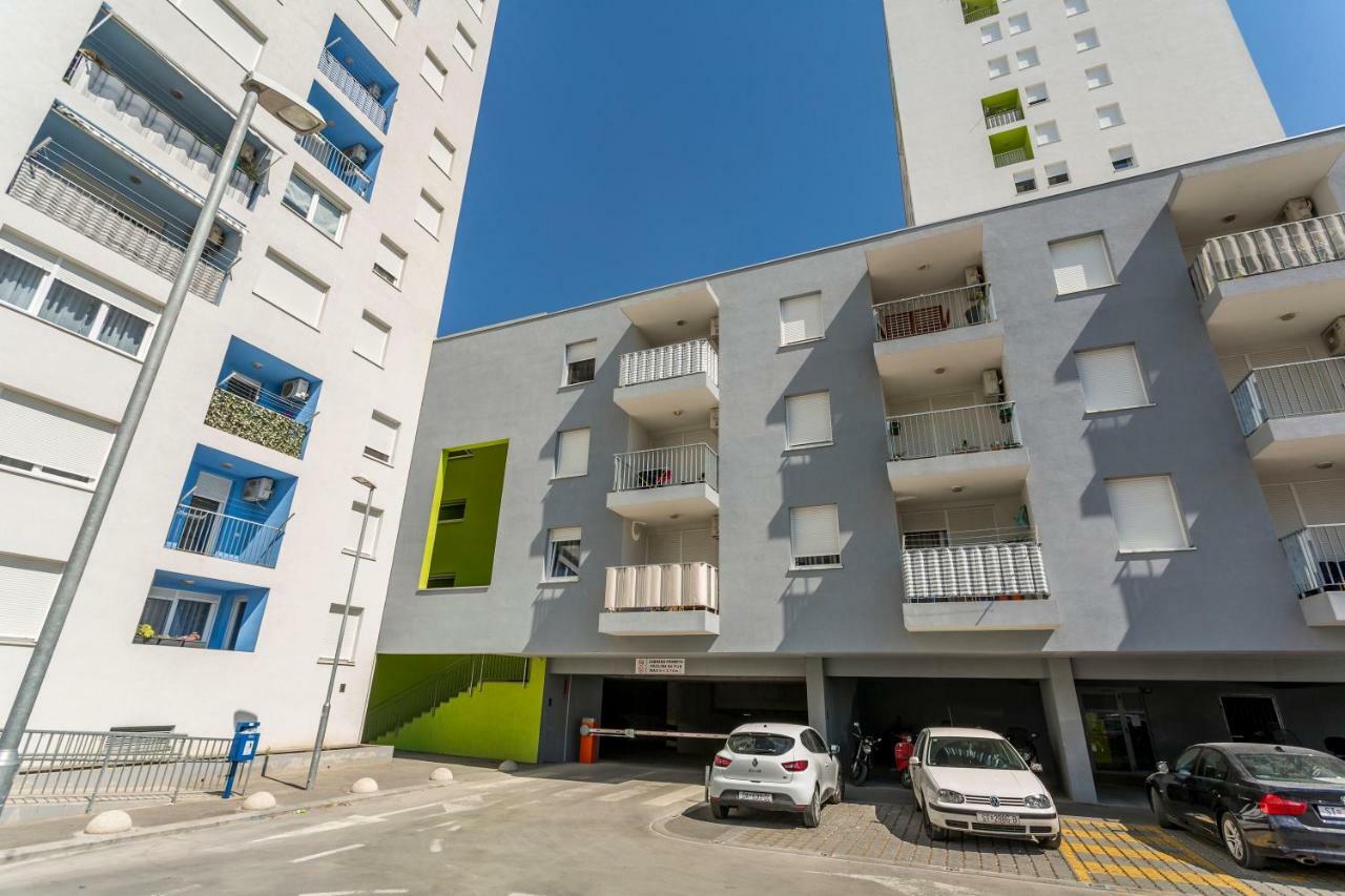 Apartment Luka Spalato Esterno foto