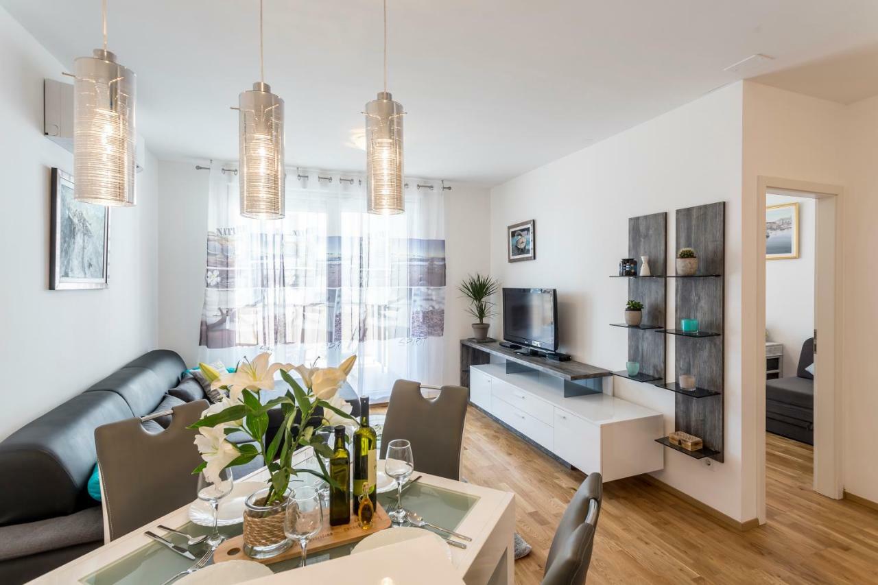 Apartment Luka Spalato Esterno foto