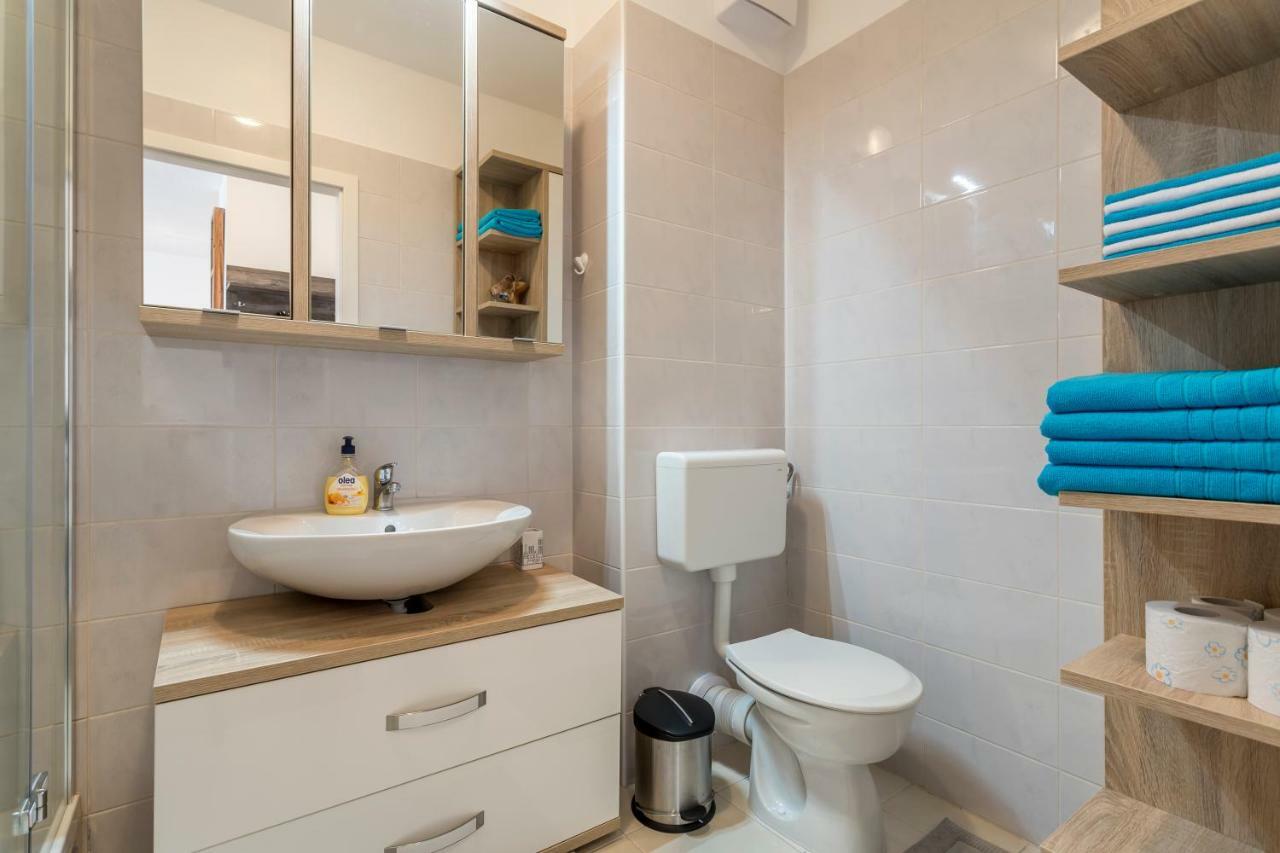 Apartment Luka Spalato Esterno foto